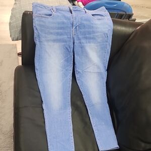 American Eagle Outfitters Light Blue Skinny Jeans